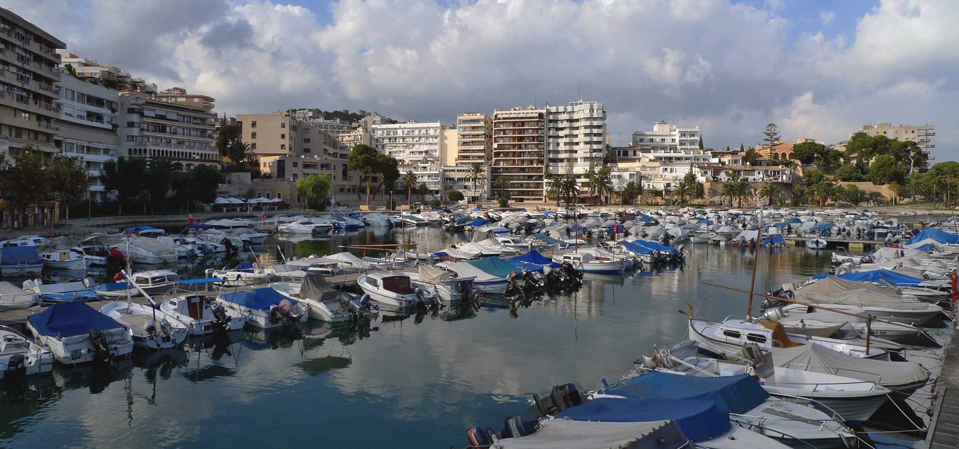 El Terreno property market view over the harbor.