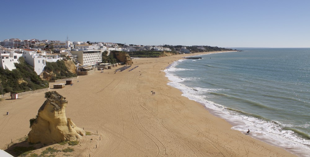 beach and sun in albufeira property guide