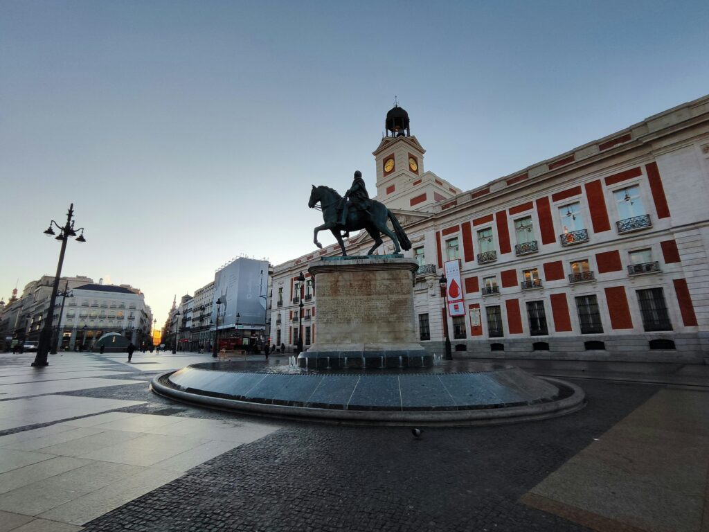 Plaza Puera del Sol, Madrid, España